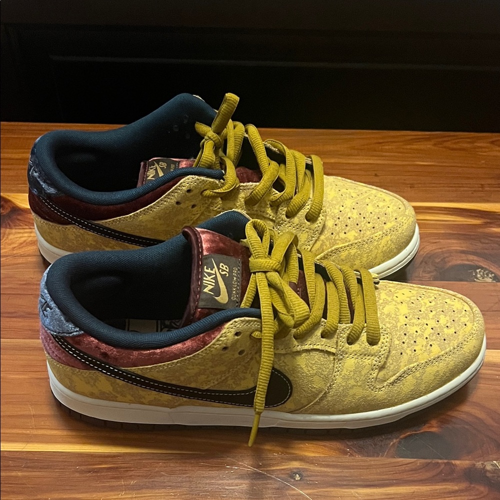 Nike Mens SB Dunk Low Pro Mustard, Maroon & Navy Sneakers - Never Worn